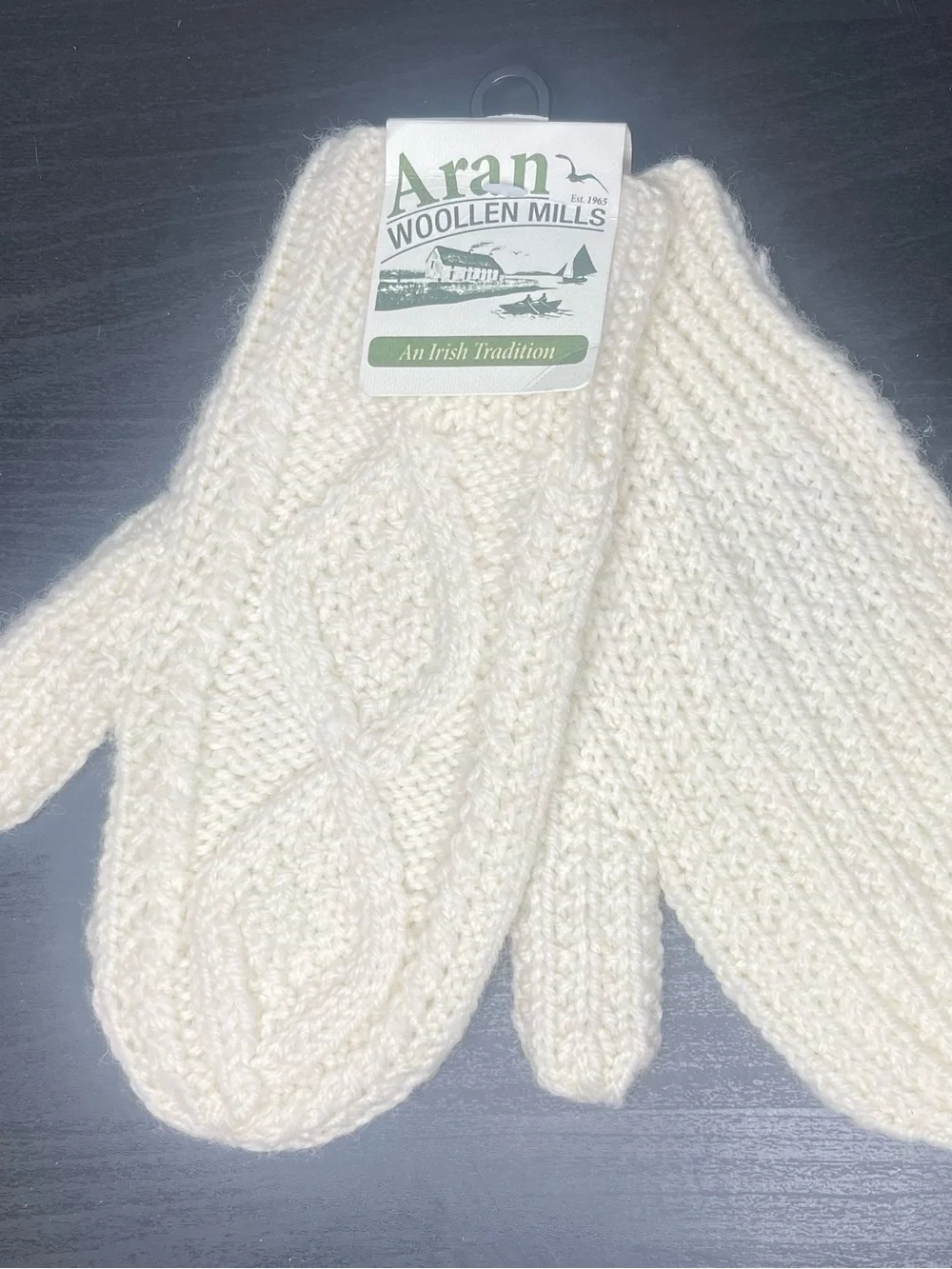 Aran Woollen Mills Irish Knit Mittens Womens Small Ivory NWT Cable Knit Gloves